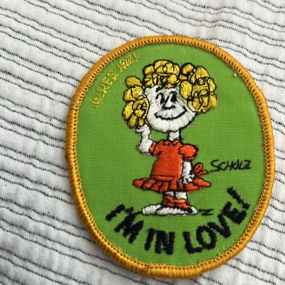 Vintage 1970's Peanuts Sew on Patches of Charlie Brown, Snoopy, Sally, and Lucy - Picture 5 of 7